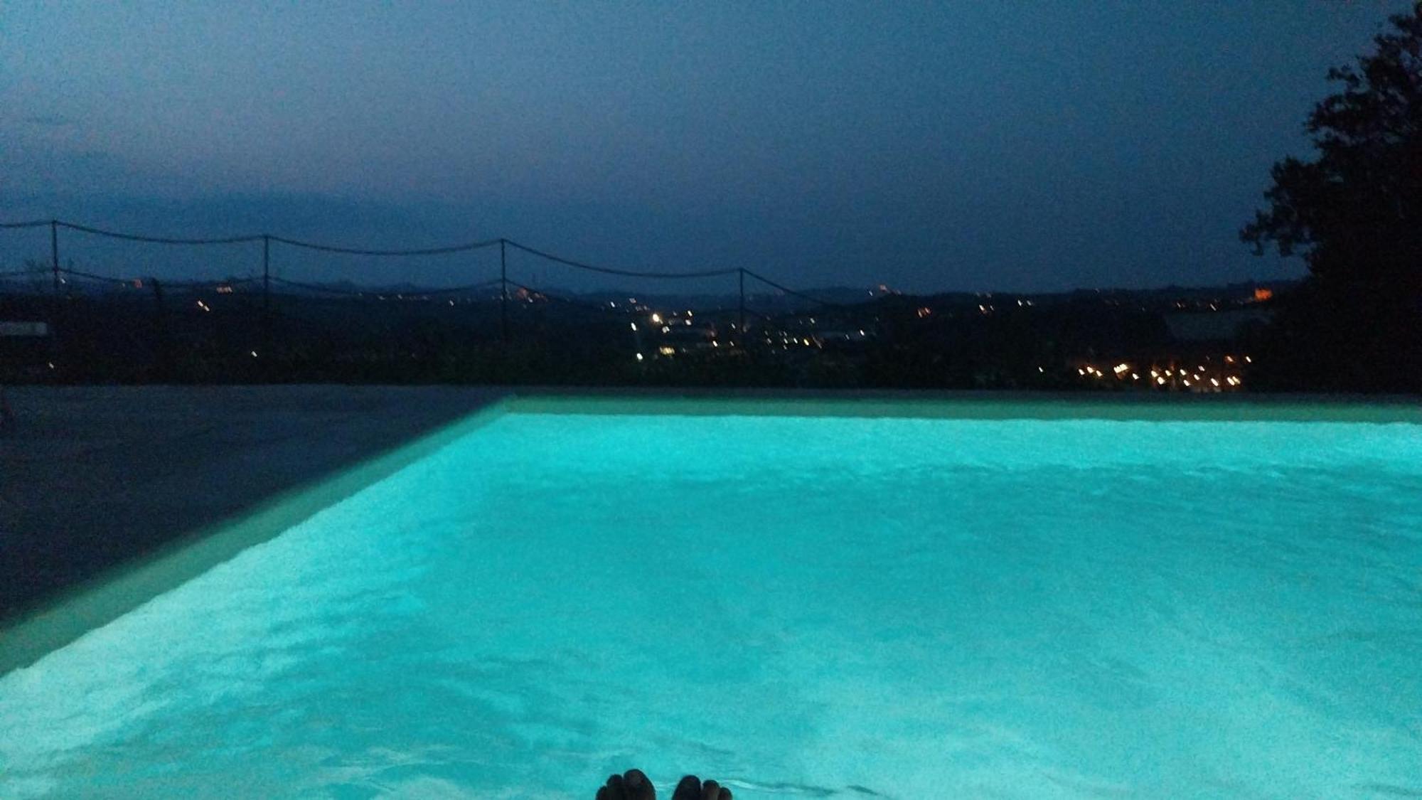Tenuta Montanello B&B Castiglione Falletto Exterior foto
