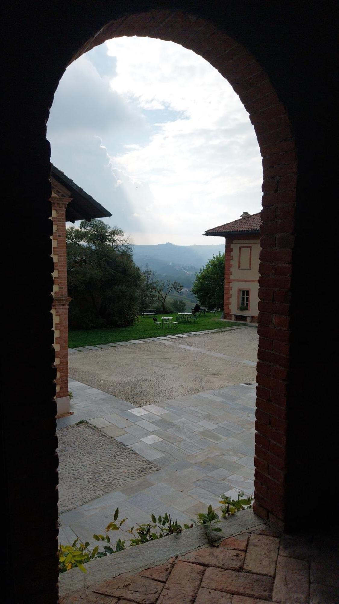 Tenuta Montanello B&B Castiglione Falletto Exterior foto